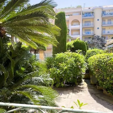 Διαμέρισμα Moderne, Calme Et Bien Equipe, A 200m De La Κάννες